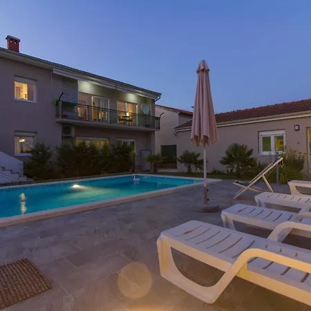 Apartment Lovely Pjacal Ii With Pool In