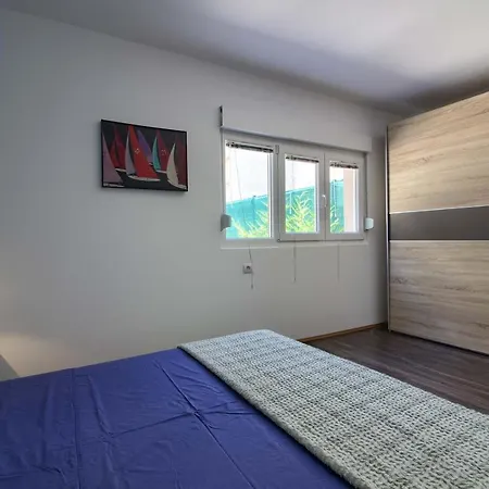 Apartmán Lovely Pjacal Ii With Pool In *