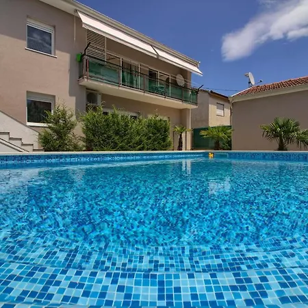 Апартаменты Lovely Pjacal Ii With Pool In Пула