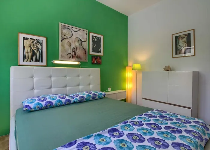 Lovely Pjacal Ii With Pool In Апартаменты
