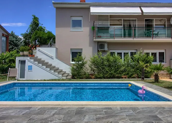 Апартаменты Lovely Pjacal Ii With Pool In