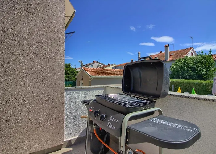 Апартаменты Lovely Pjacal Ii With Pool In *