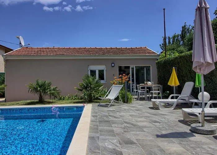 Lovely Pjacal Ii With Pool In * Пула