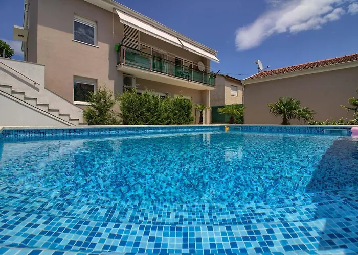 Апартаменты Lovely Pjacal Ii With Pool In Пула