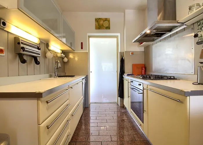 Lovely Pjacal Ii With Pool In Апартаменты