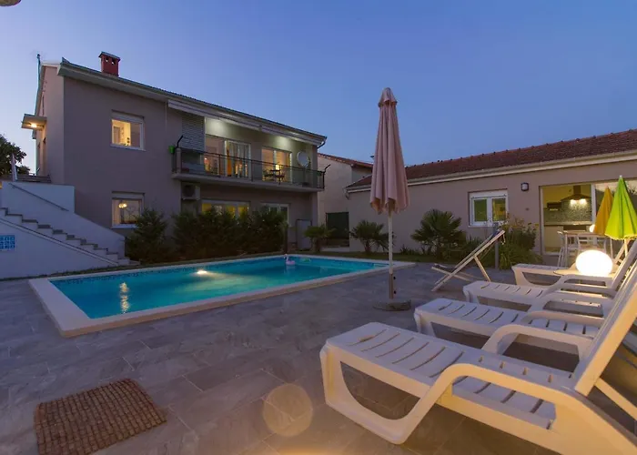 Апартаменты Lovely Pjacal Ii With Pool In