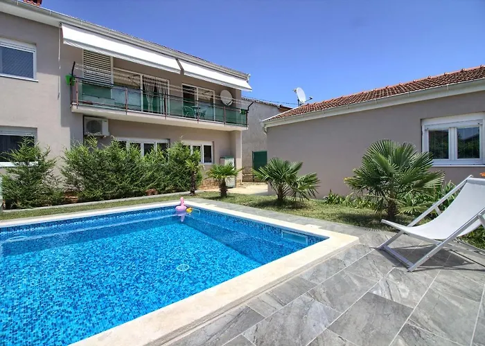 Apartment Lovely Pjacal Ii With Pool In Pula