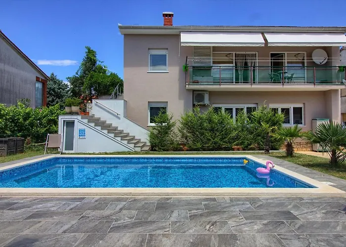 Apartment Lovely Pjacal Ii With Pool In Pula