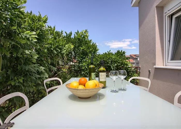 Διαμέρισμα Lovely Pjacal Ii With Pool In *